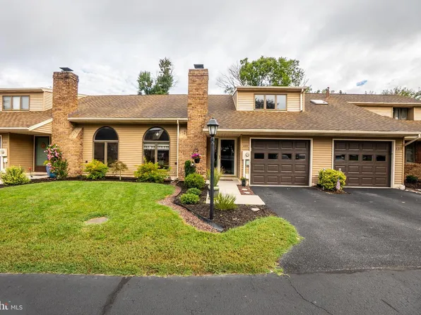 435 Deerfield Dr #435, Hanover, PA 17331