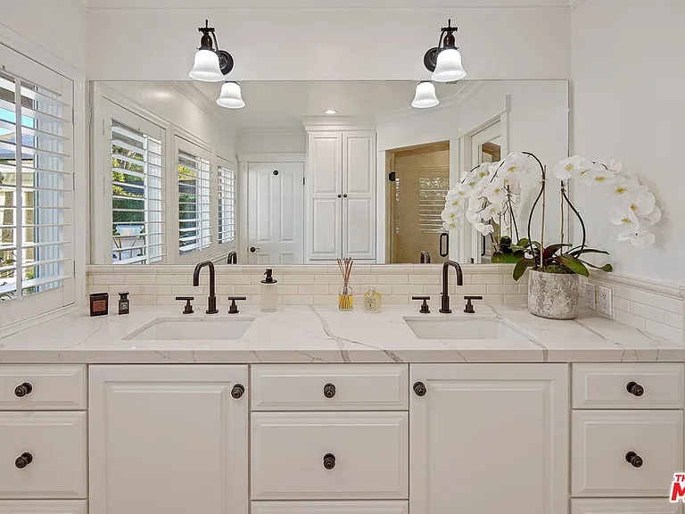 1308 Mariners Dr — Photo 29
