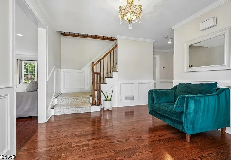 4 Copperfield Way — Photo 3