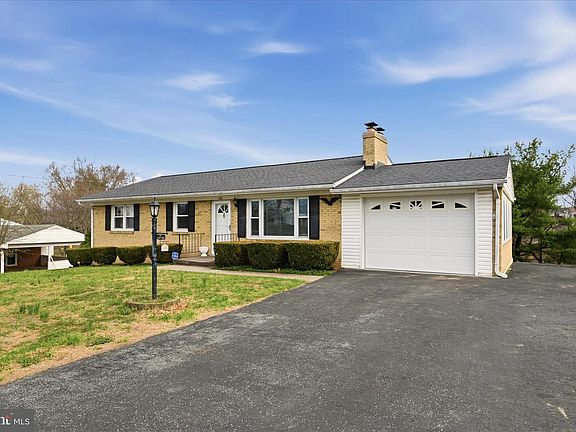 3rd image of 135 Meade Dr