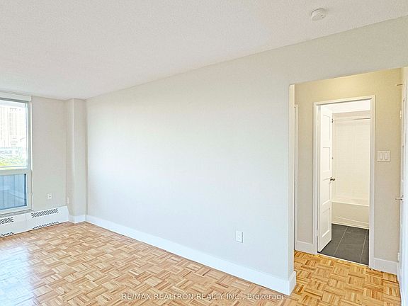 5th image of 666 Spadina Ave #1408