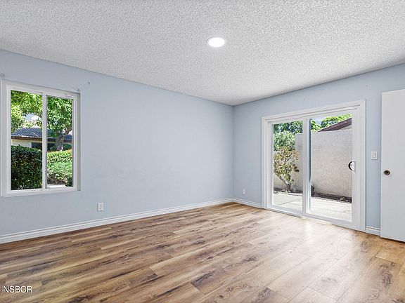 5th image of 1253 Estes Dr