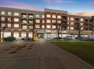 850 Village Center Dr Unit 419, Burr Ridge, IL 60527