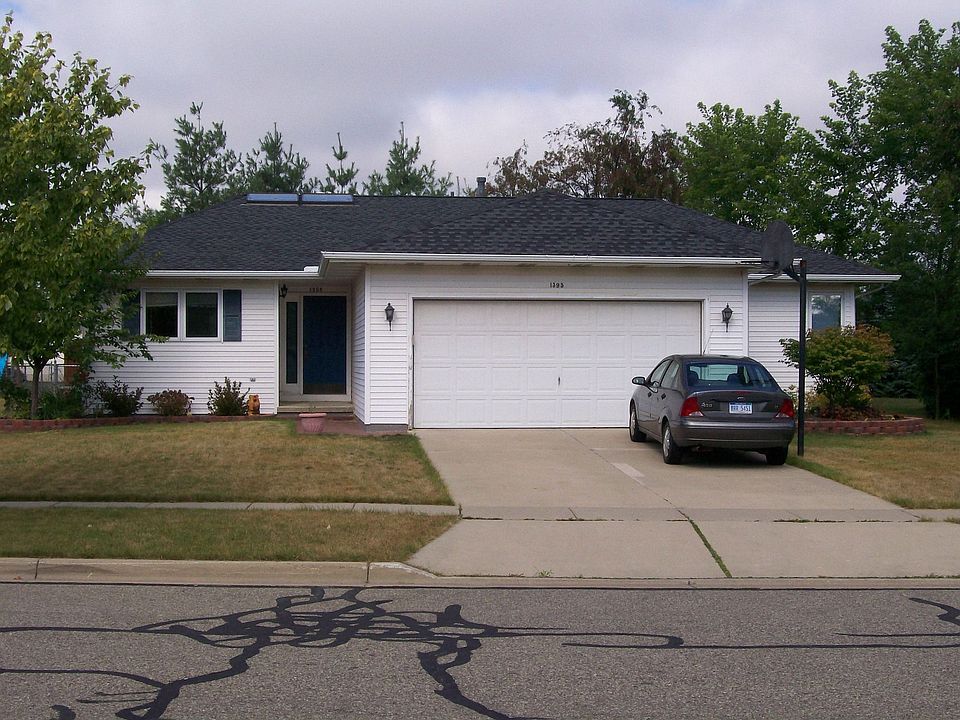1395 Maplewood