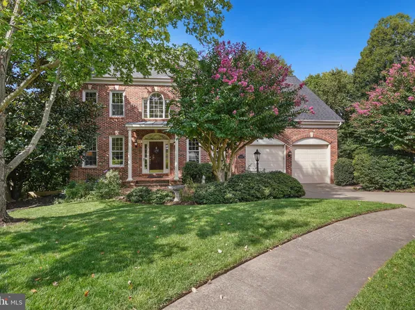 20421 Swan Creek Ct, Sterling, VA 20165