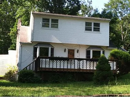16 Forest St photo 1