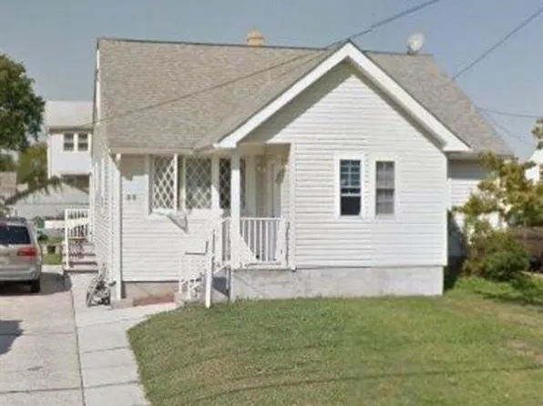 33 Hermann St, Carteret, NJ 07008