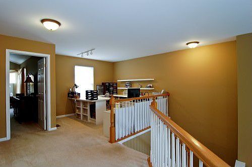 5th image of 276 Blue Spruce Ln