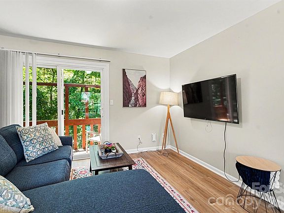 5th image of 270/272 Spring St SW
