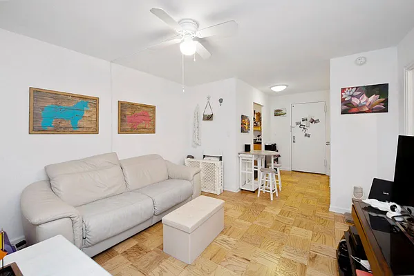 Rented by Level Group | media 17