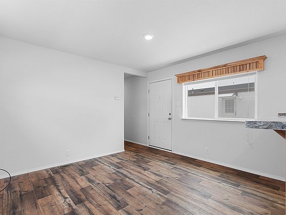 3rd image of 2511 Mount Ave Trailer 11