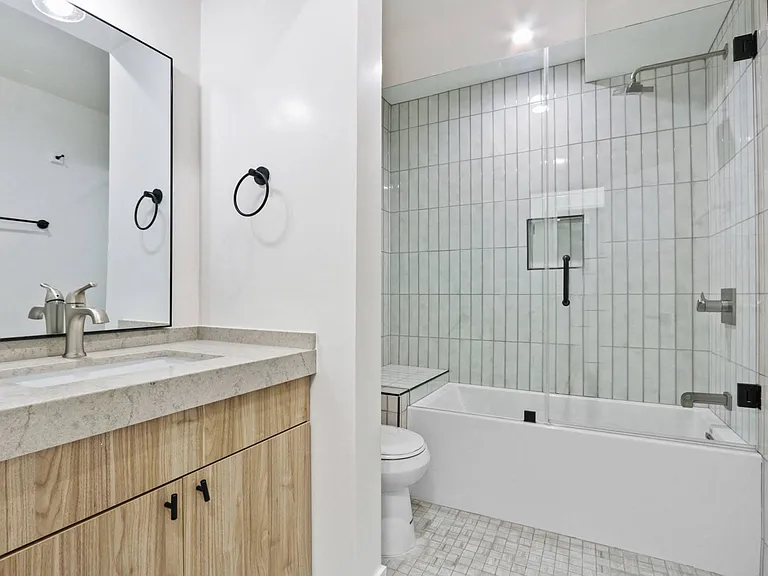 1264 N Sweetzer Ave — Photo 4