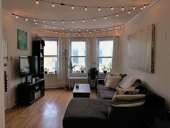 2nd image of 4443 N Wolcott Ave APT 3W