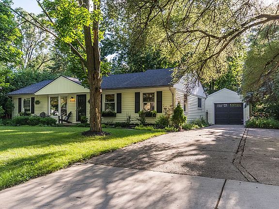 3rd image of 3168 Baylis Dr