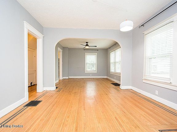 4th image of 1610 Texas Ave