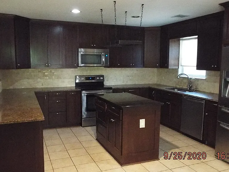 204 Cinnabar Trl — Photo 11