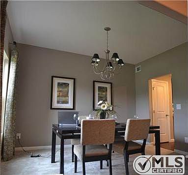 4th image of 1 Oakhall Dr