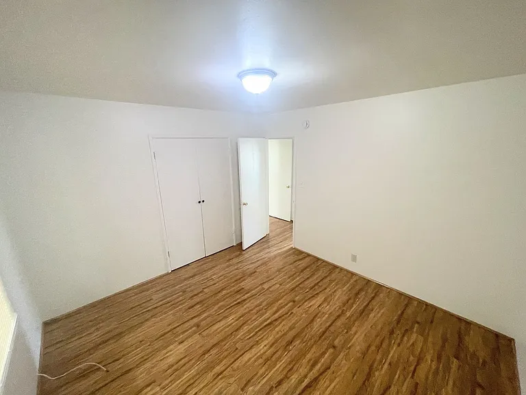 11047 Hesby St #7 — Photo 7