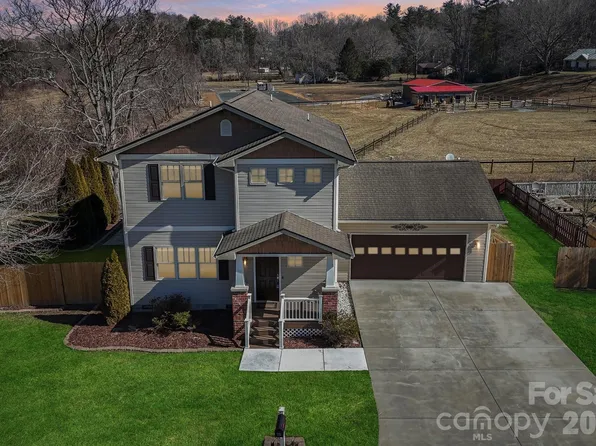 174 Springfield Meadow Dr, Etowah, NC 28729