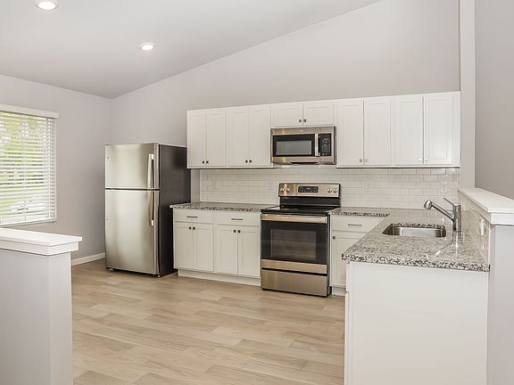 5th image of 3866 Watertown Dr