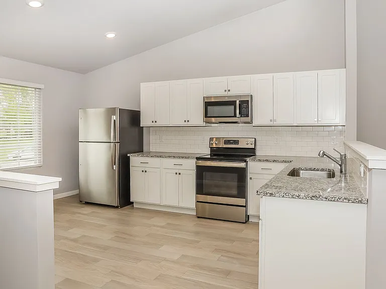 3866 Watertown Dr — Photo 5