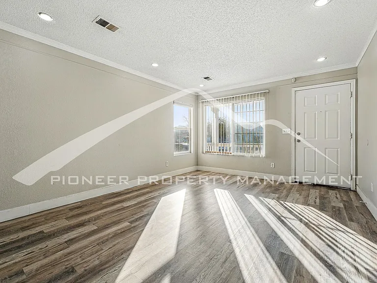 15666 E 51st Pl — Photo 2