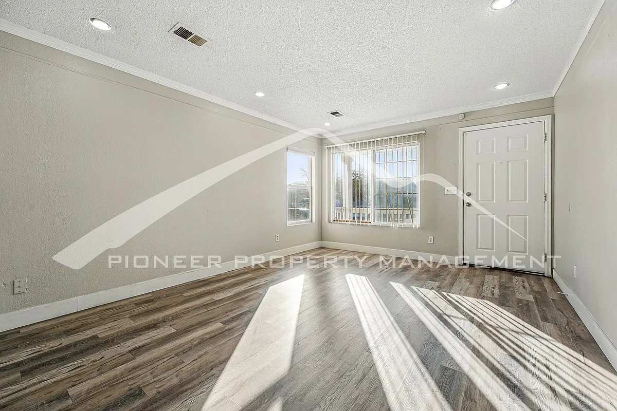 Building Photo - 15666 E 51st Pl