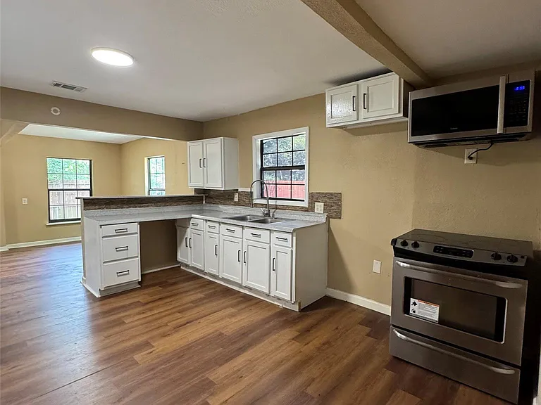 1311 Pershing St — Photo 4