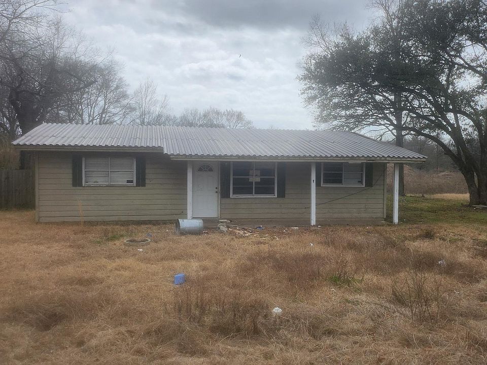 2nd image of 102 Carson Dr #1