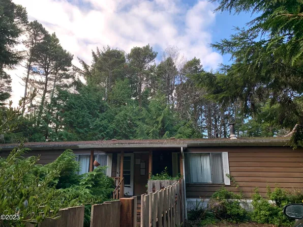 5835 NE Tunahaff Ave, Yachats, OR 97498
