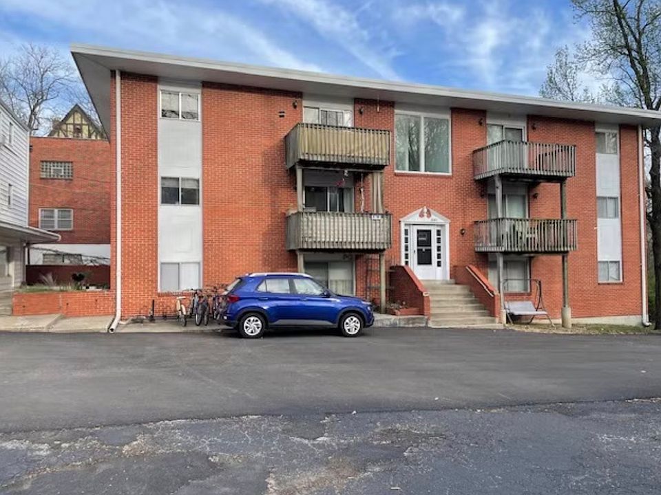 2nd image of 100 E Stewart Rd #12