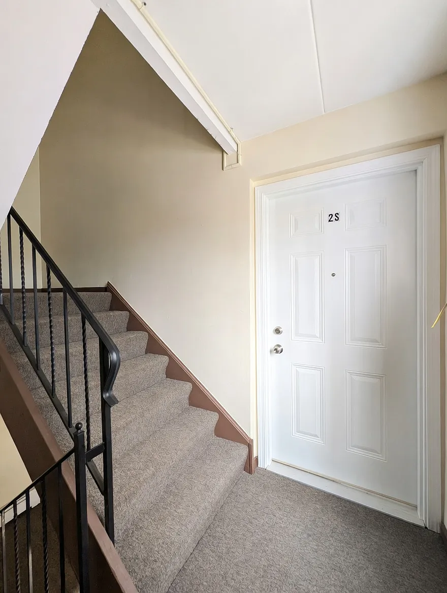 Building Photo - 14019 Kilpatrick Ave #2S