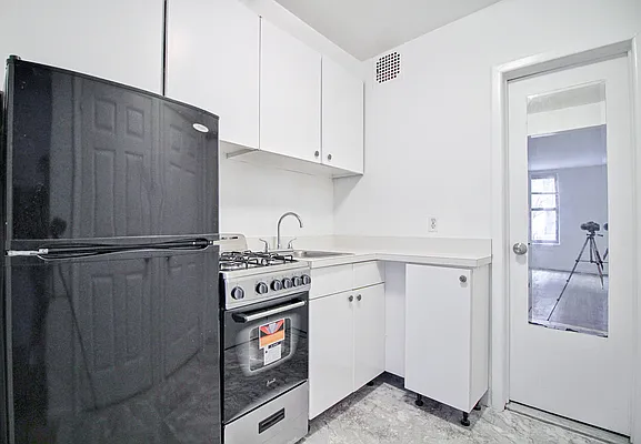Rented by Oxford Property Group | media 5