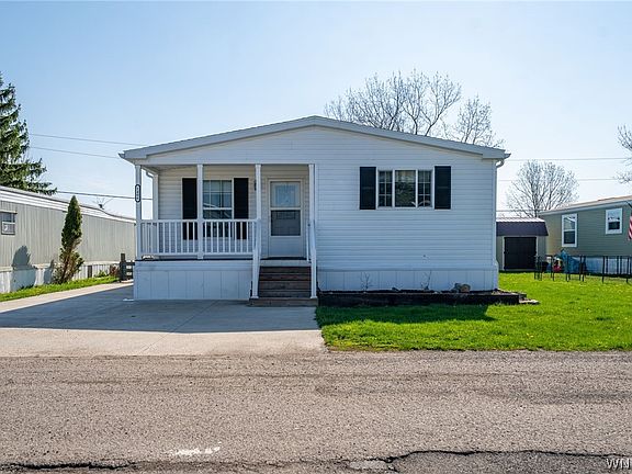 2nd image of 1406 East Dr