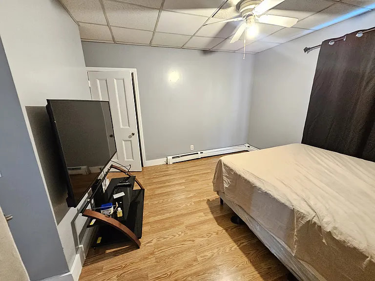 28 Cedar St #1 — Photo 8