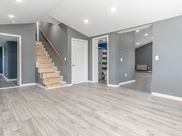 14530 Dodge Ave — Photo 43