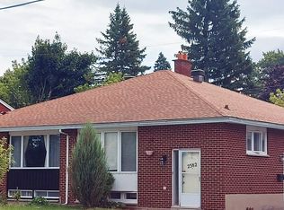 2382 Iris St, Ottawa, ON K2C1C6