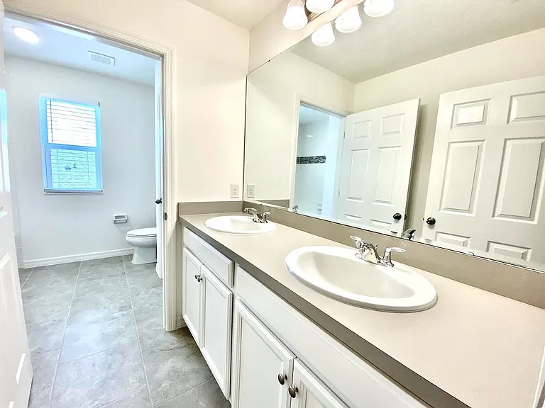 924 Avenal Ln — Photo 32