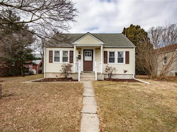 91 N Liberty St, Nazareth, PA 18064