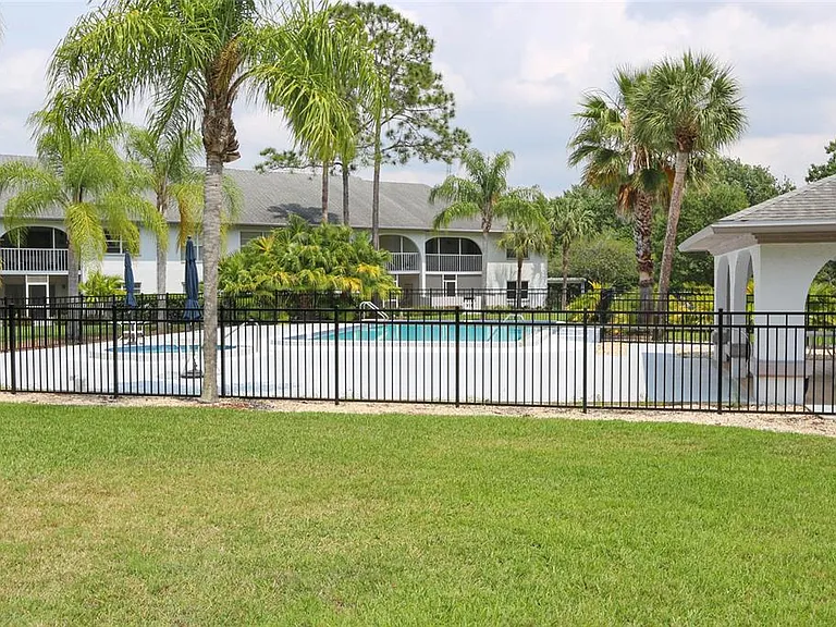 3203 Landmark Dr #2202 — Photo 24