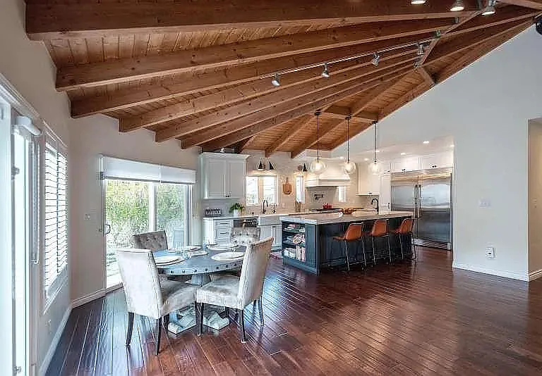 7403 Alverstone Ave — Photo 2