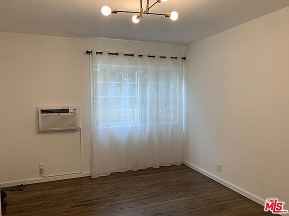 4th image of 3360 Glenhurst Ave