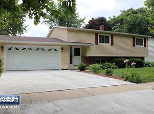 120 W Sunset Pl, Dekalb, IL 60115