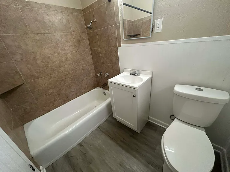 936 E 23rd St S #936 — Photo 11