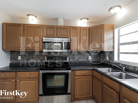 5th image of 1180 Flintlock Ave SE