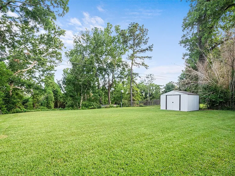 833 Camilla Dr — Photo 22