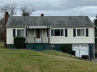 206 Coulter Rd, White Oak, PA 15131