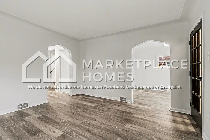 11235 Roxbury St — Photo 3