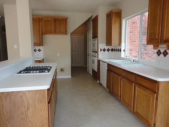 4th image of 1000 Laurel Oak Dr