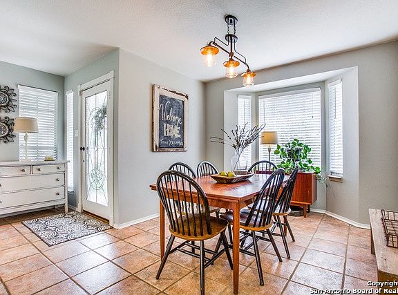 3rd image of 142 Lake Front Dr